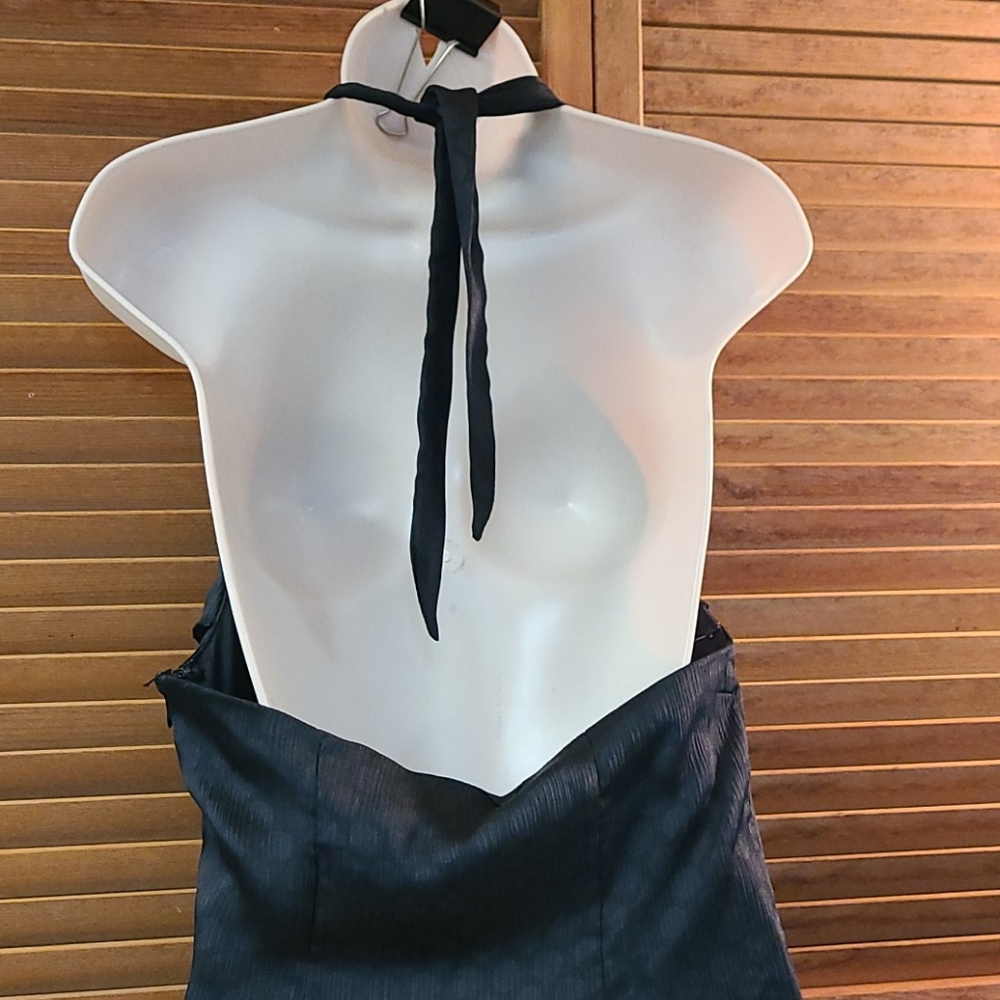 High Neck Ruffled Open Back Halter Top - Picture 4 of 9